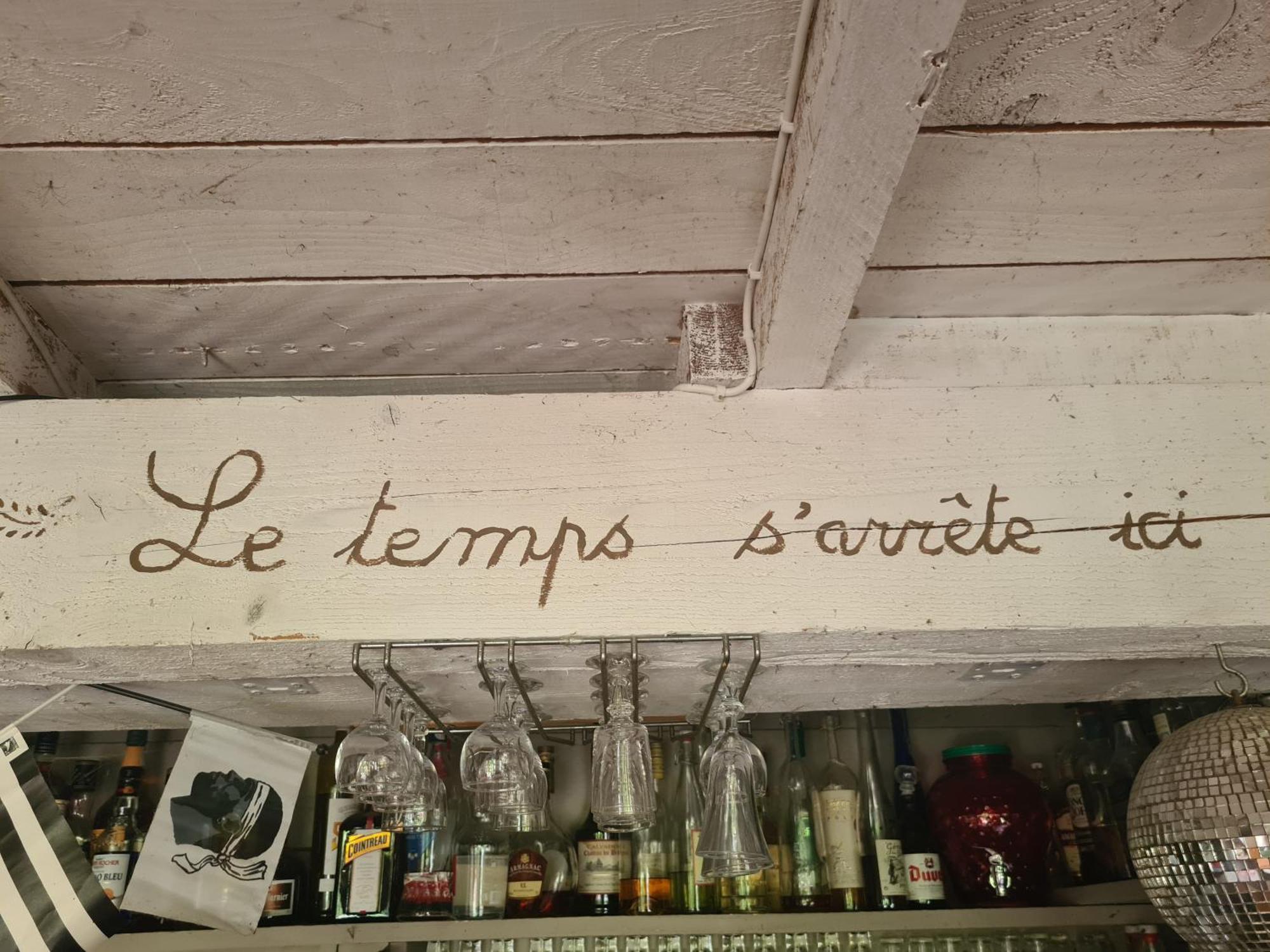 Le Mazet Des Beaujots Hotel Monteux Ngoại thất bức ảnh