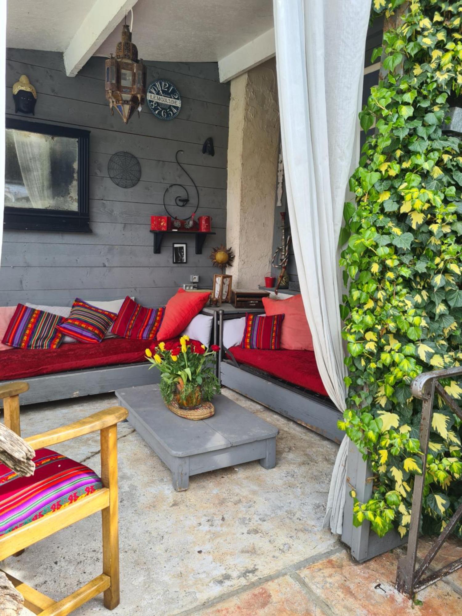 Le Mazet Des Beaujots Hotel Monteux Ngoại thất bức ảnh