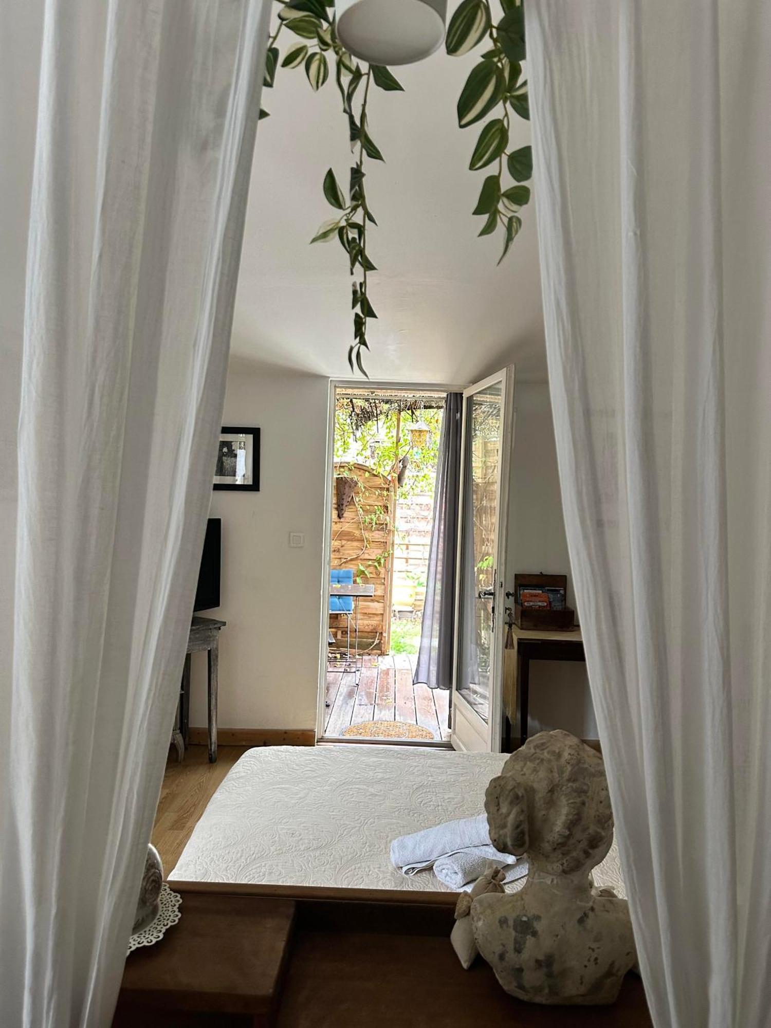 Le Mazet Des Beaujots Hotel Monteux Ngoại thất bức ảnh